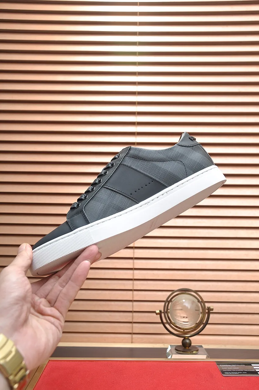 Men's shoes💰480💶[Burberry] (cowhide lining) classic low-top sneakers｜Imported cowhide with classic plaid fabric｜Cow leather lining｜Original outsole｜Fine workmanship and comfortable to wear Size: 38-44 (customized at 45)